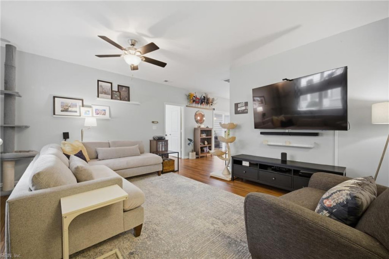 Photo 3 of 50 residential for sale in Chesapeake virginia Photo 3 of 50 residential for sale in Chesapeake virginia