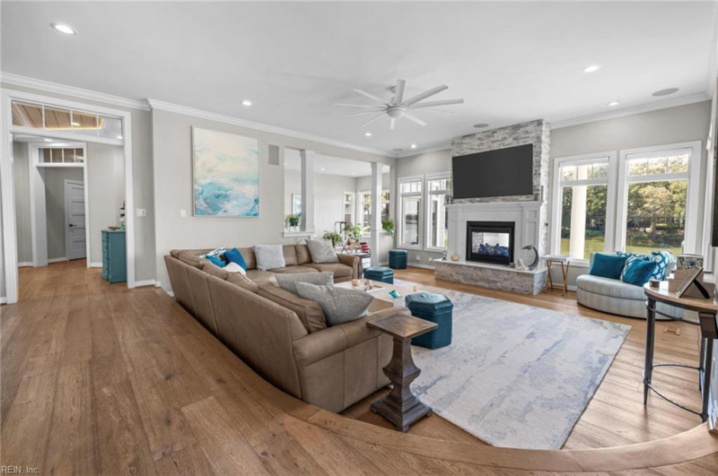 Photo 10 of 49 residential for sale in Virginia Beach virginia