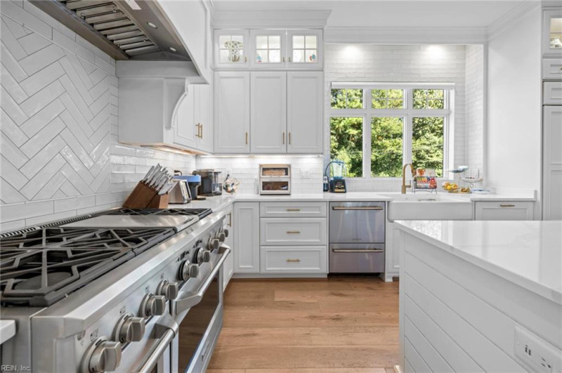 Photo 13 of 49 residential for sale in Virginia Beach virginia