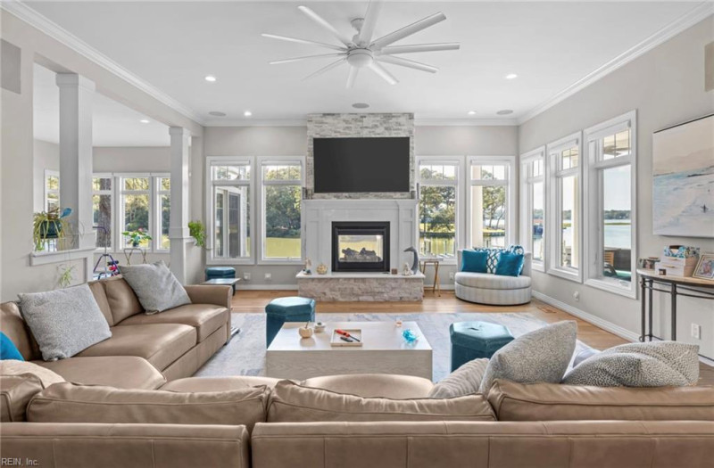 Photo 5 of 49 residential for sale in Virginia Beach virginia