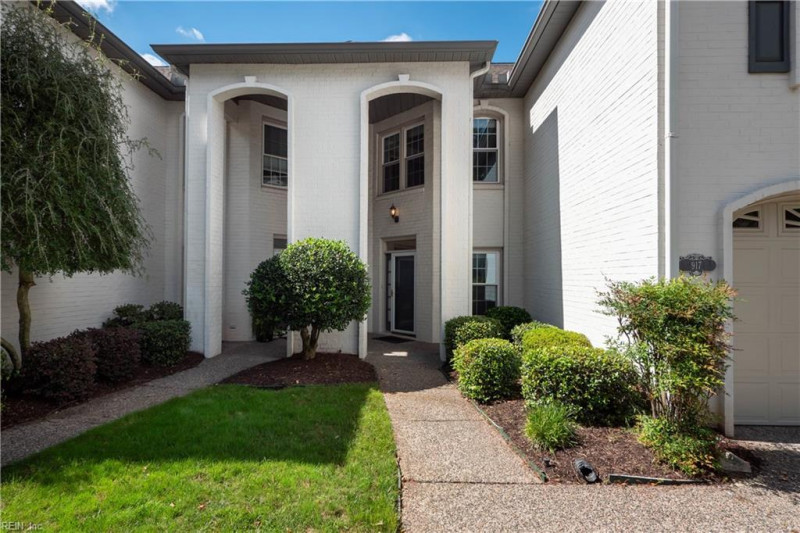 Photo 2 of 30 residential for sale in Virginia Beach virginia