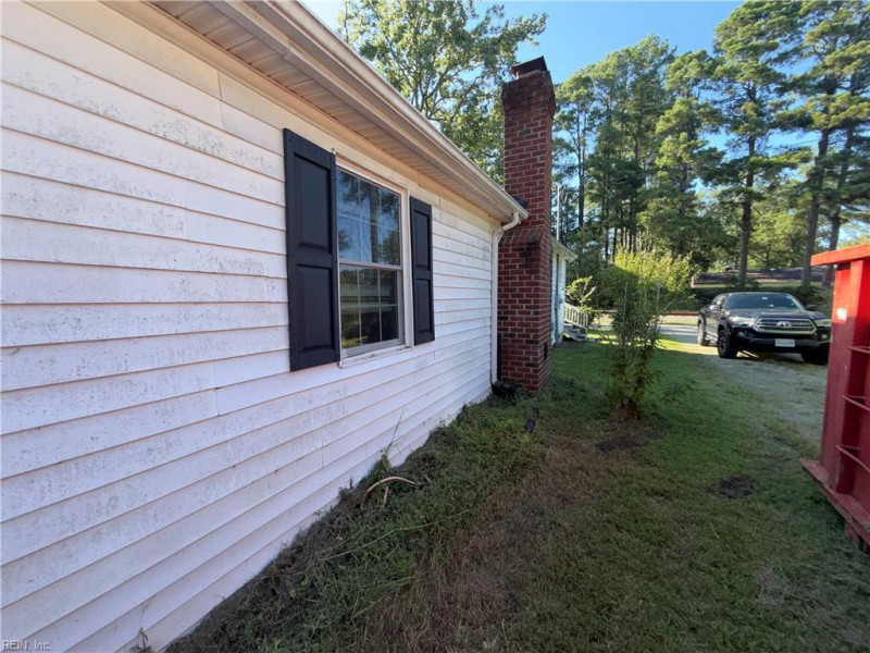 Photo 12 of 14 residential for sale in Franklin virginia