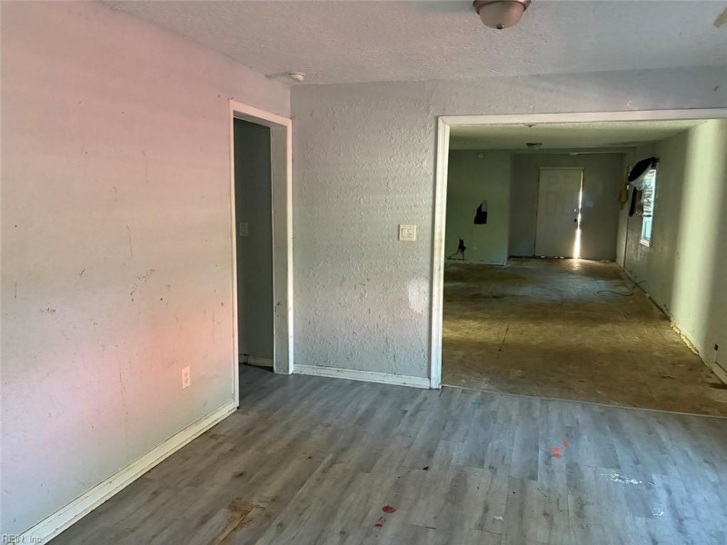 Photo 7 of 14 residential for sale in Franklin virginia