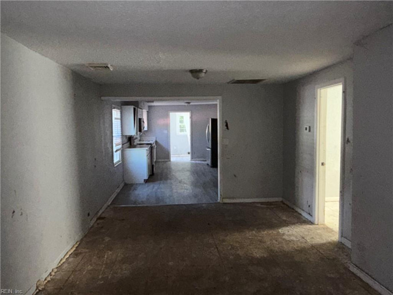 Photo 9 of 14 residential for sale in Franklin virginia
