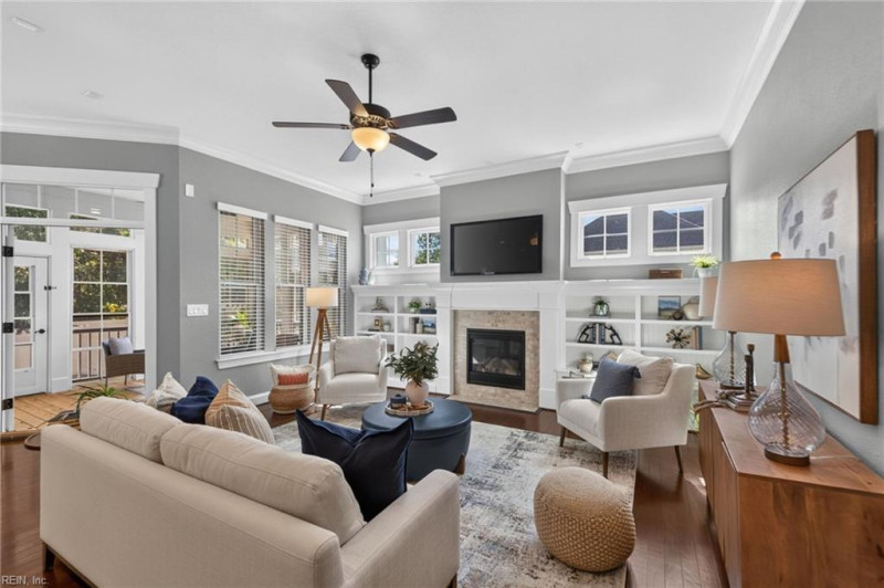 Photo 8 of 50 residential for sale in Chesapeake virginia