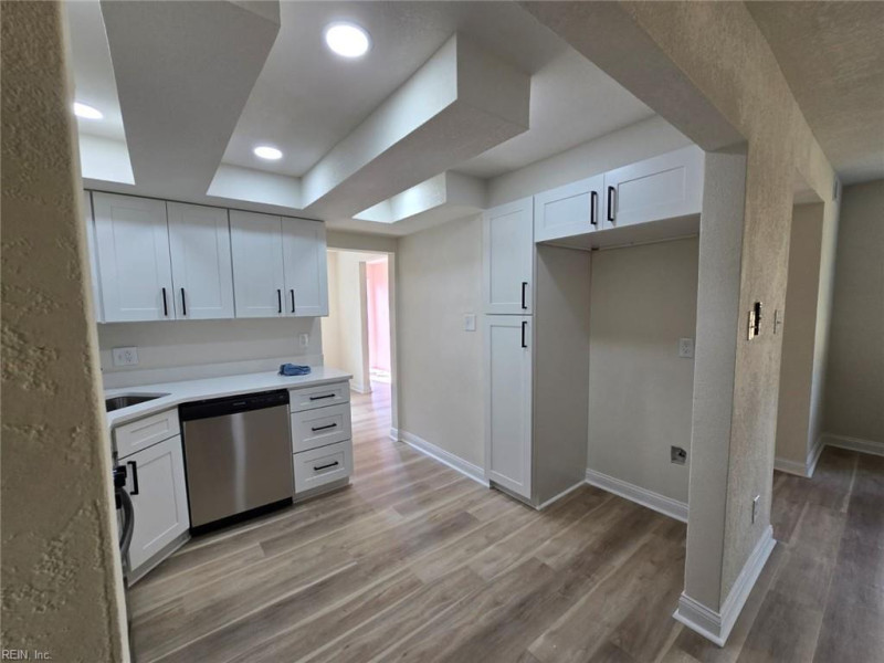 Photo 6 of 19 residential for sale in Virginia Beach virginia