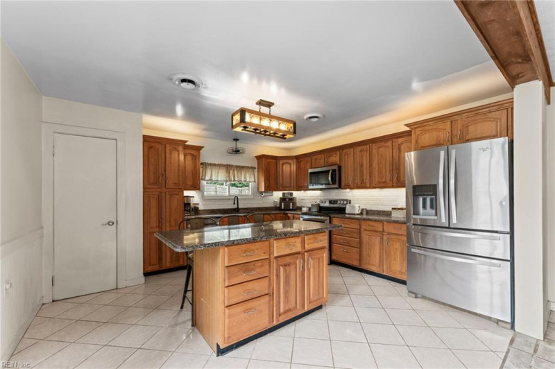 Photo 13 of 47 residential for sale in York County virginia