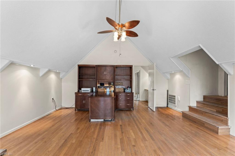 Photo 25 of 47 residential for sale in York County virginia