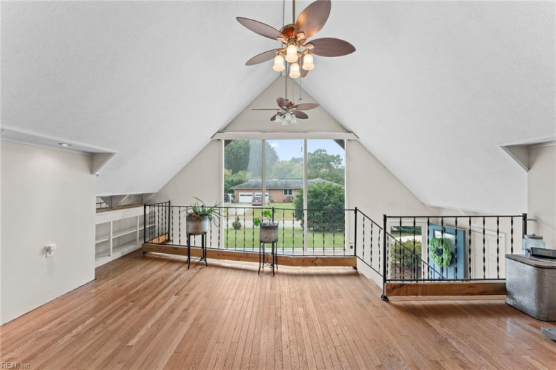 Photo 3 of 47 residential for sale in York County virginia