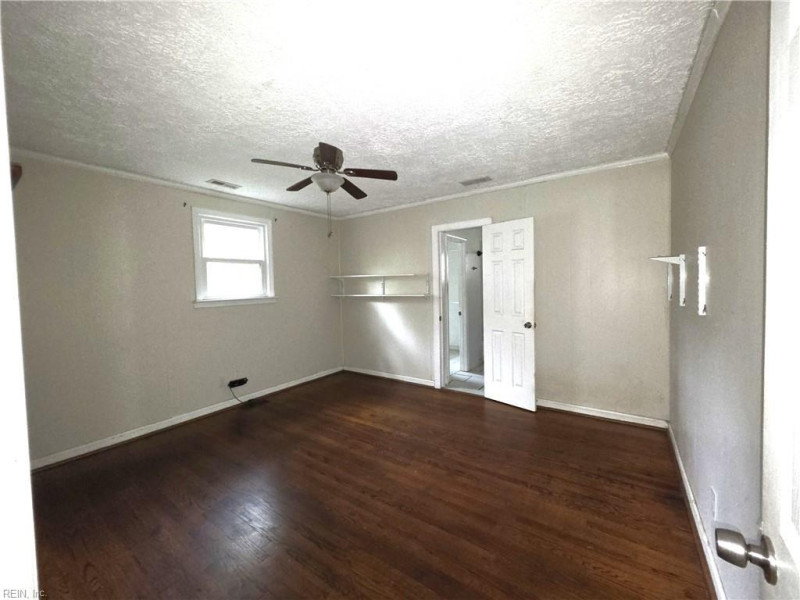 Photo 4 of 6 residential for sale in Hampton virginia