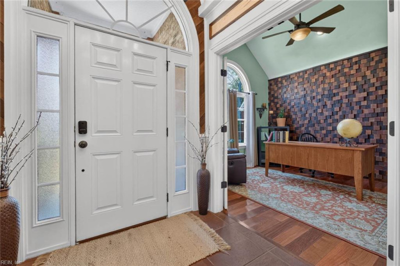 Photo 5 of 50 residential for sale in Chesapeake virginia