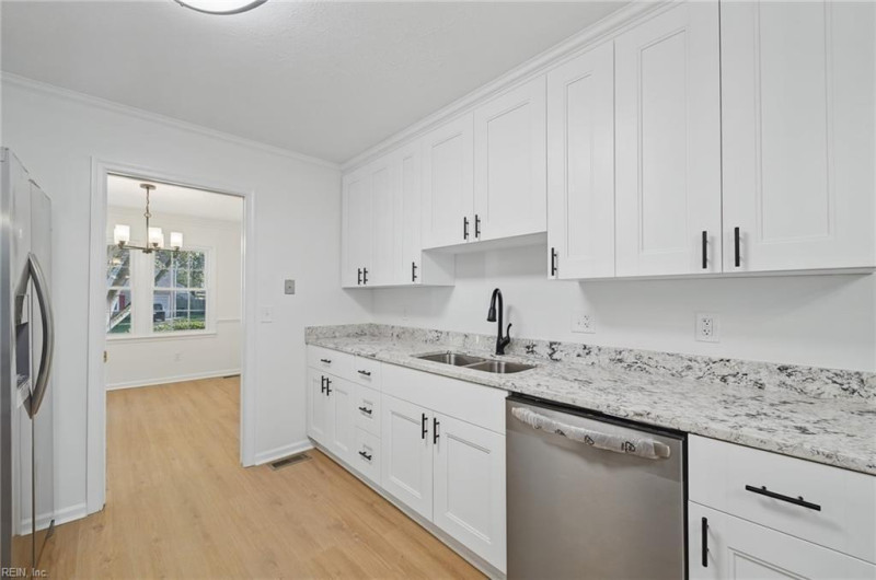 Photo 11 of 38 residential for sale in Hampton virginia