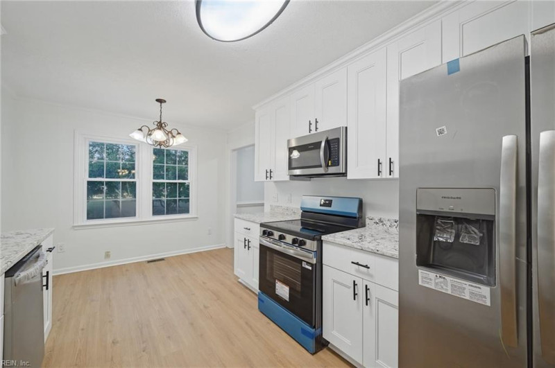 Photo 12 of 38 residential for sale in Hampton virginia