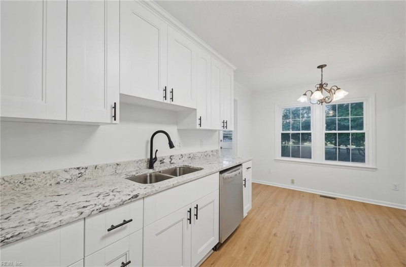 Photo 13 of 38 residential for sale in Hampton virginia