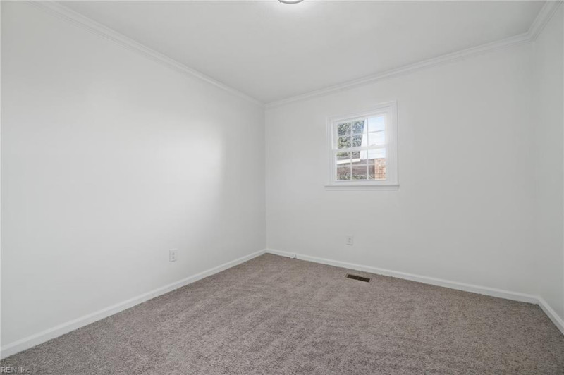 Photo 16 of 38 residential for sale in Hampton virginia