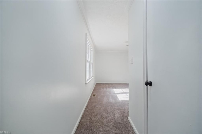 Photo 18 of 38 residential for sale in Hampton virginia
