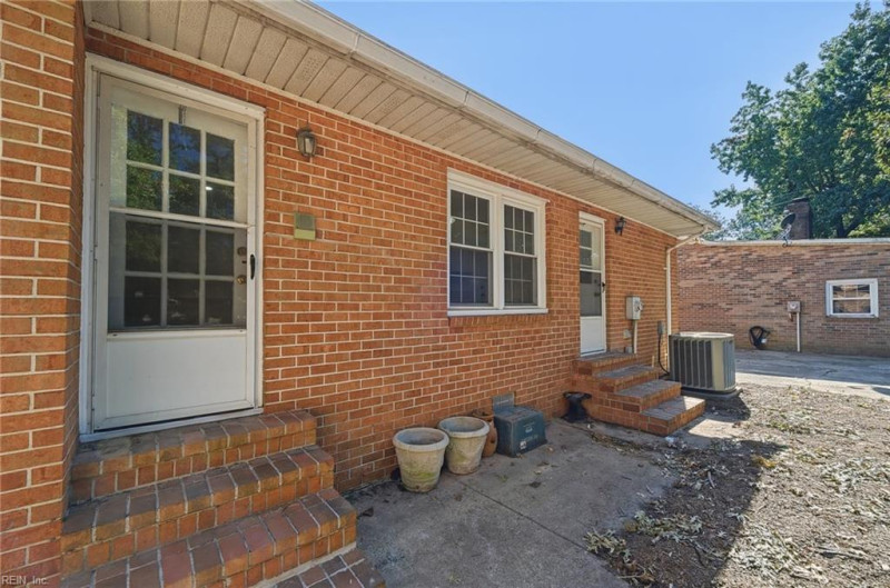 Photo 29 of 38 residential for sale in Hampton virginia