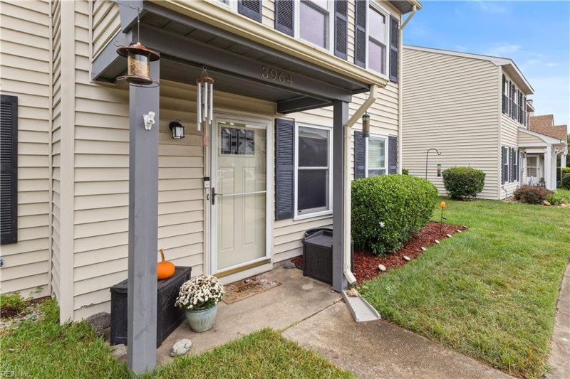 Photo 3 of 30 residential for sale in Virginia Beach virginia