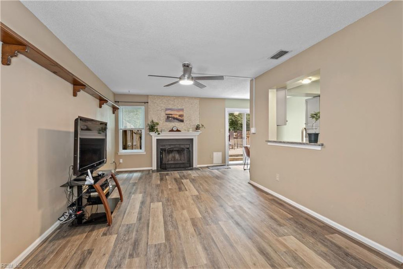 Photo 7 of 30 residential for sale in Virginia Beach virginia