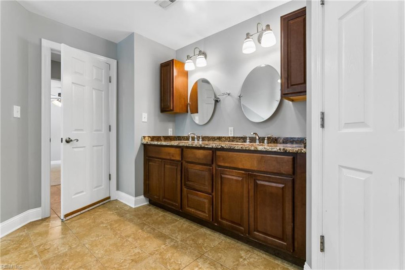 Photo 27 of 45 residential for sale in York County virginia