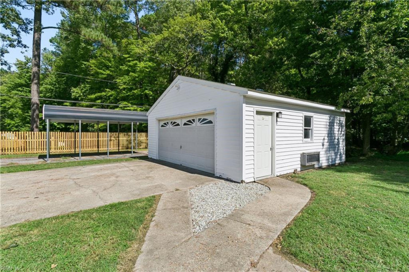 Photo 35 of 45 residential for sale in York County virginia