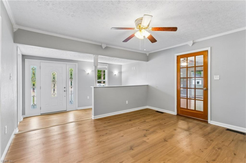 Photo 8 of 45 residential for sale in York County virginia