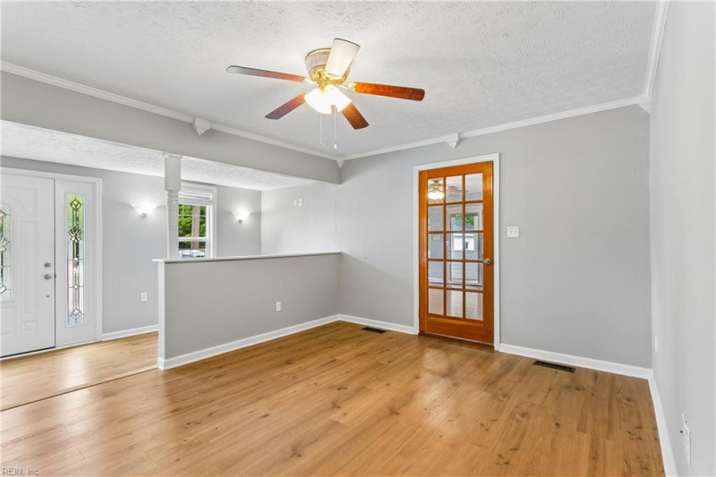 Photo 9 of 45 residential for sale in York County virginia