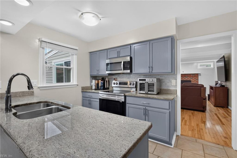 Photo 13 of 49 residential for sale in Virginia Beach virginia