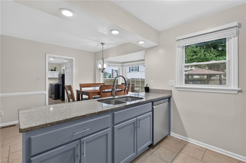 Photo 16 of 49 residential for sale in Virginia Beach virginia