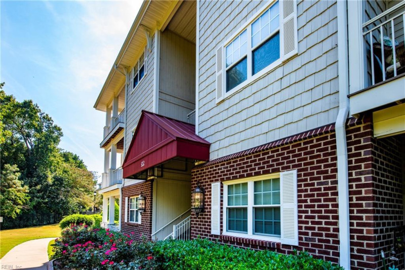 Photo 4 of 28 residential for sale in Virginia Beach virginia