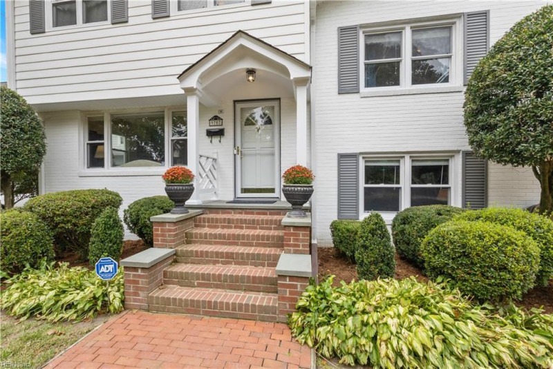 Photo 11 of 49 residential for sale in Newport News virginia