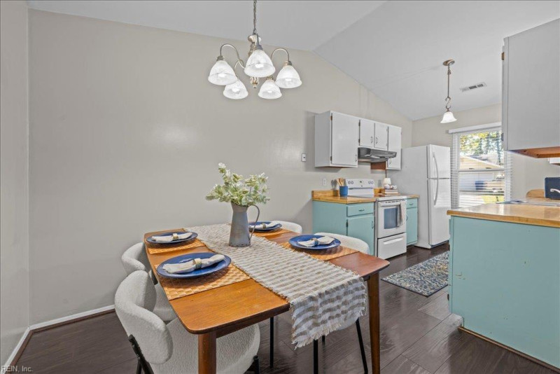 Photo 9 of 26 residential for sale in Virginia Beach virginia