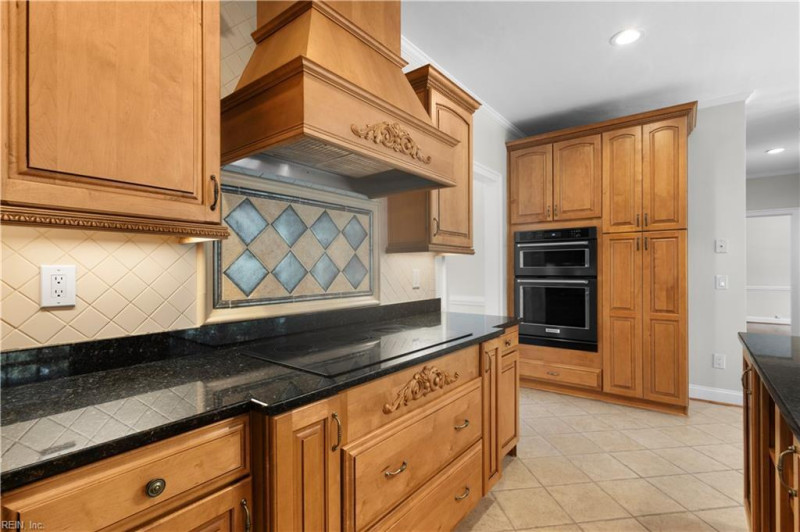 Photo 10 of 48 residential for sale in Chesapeake virginia