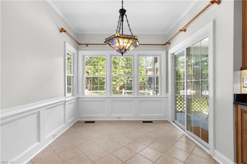 Photo 12 of 48 residential for sale in Chesapeake virginia