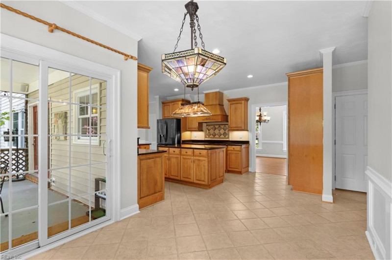 Photo 13 of 48 residential for sale in Chesapeake virginia