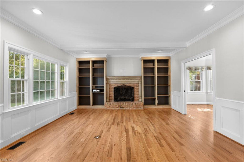 Photo 14 of 48 residential for sale in Chesapeake virginia