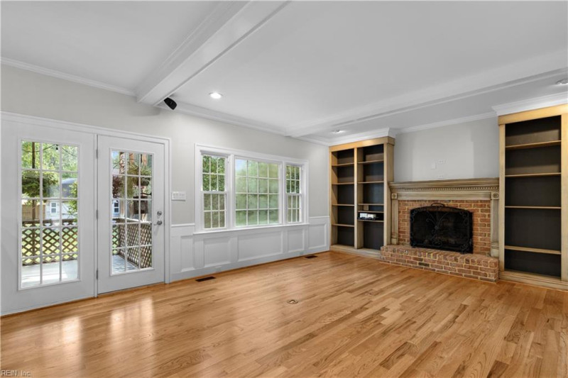 Photo 15 of 48 residential for sale in Chesapeake virginia