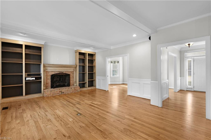 Photo 16 of 48 residential for sale in Chesapeake virginia