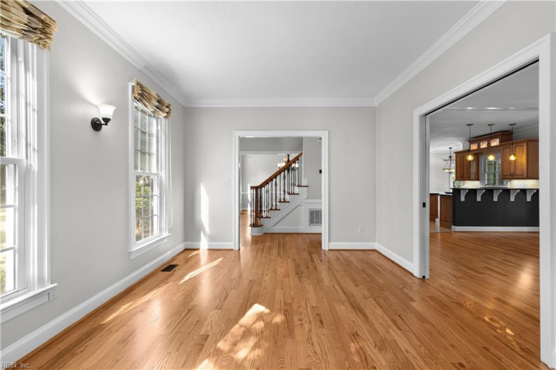 Photo 19 of 48 residential for sale in Chesapeake virginia