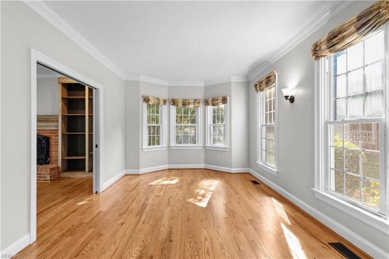 Photo 21 of 48 residential for sale in Chesapeake virginia