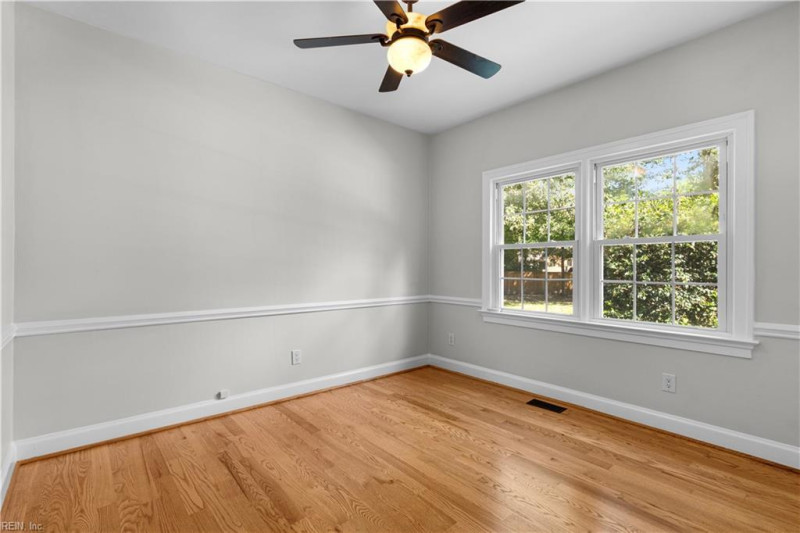 Photo 23 of 48 residential for sale in Chesapeake virginia