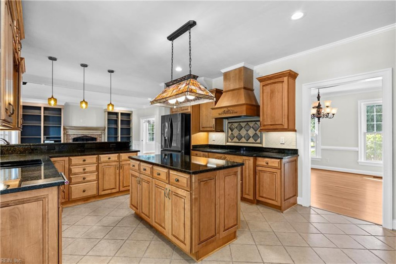 Photo 7 of 48 residential for sale in Chesapeake virginia