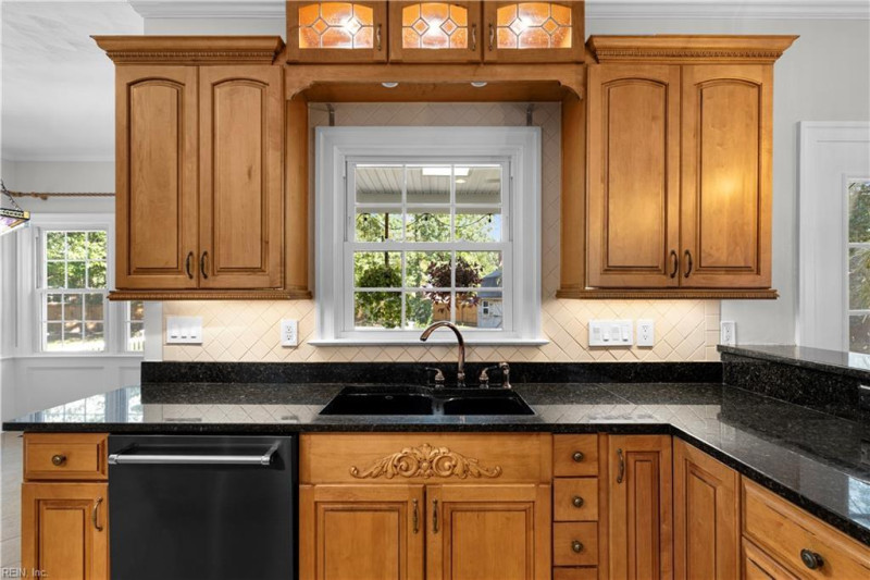 Photo 8 of 48 residential for sale in Chesapeake virginia