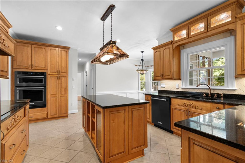 Photo 9 of 48 residential for sale in Chesapeake virginia