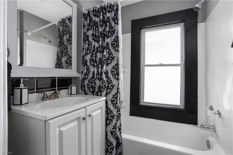 Photo 10 of 19 residential for sale in Newport News virginia
