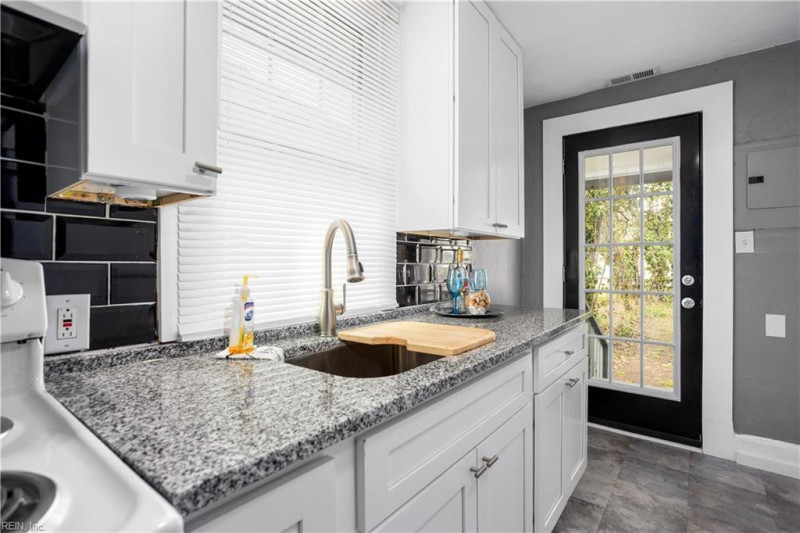Photo 14 of 19 residential for sale in Newport News virginia