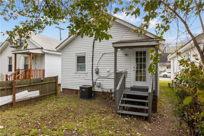 Photo 17 of 19 residential for sale in Newport News virginia