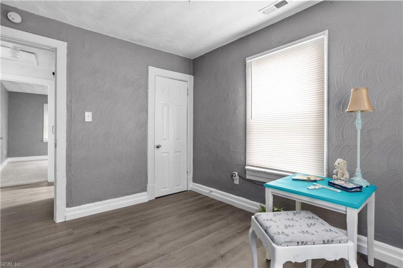 Photo 8 of 19 residential for sale in Newport News virginia