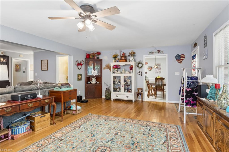 Photo 11 of 50 residential for sale in Hampton virginia