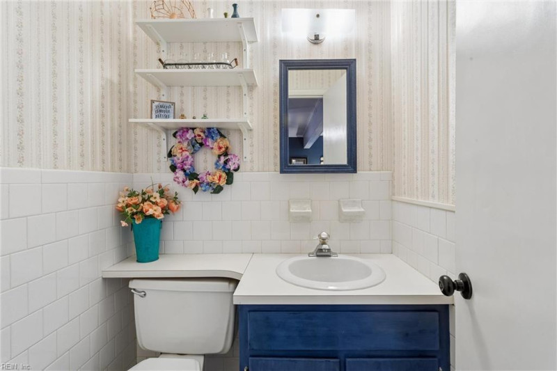 Photo 13 of 50 residential for sale in Hampton virginia